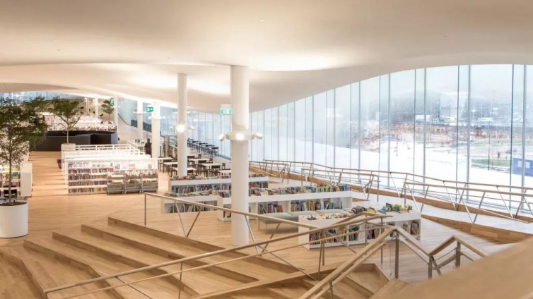 芬兰人有多爱阅读？看这所刚开的图书馆就知道了