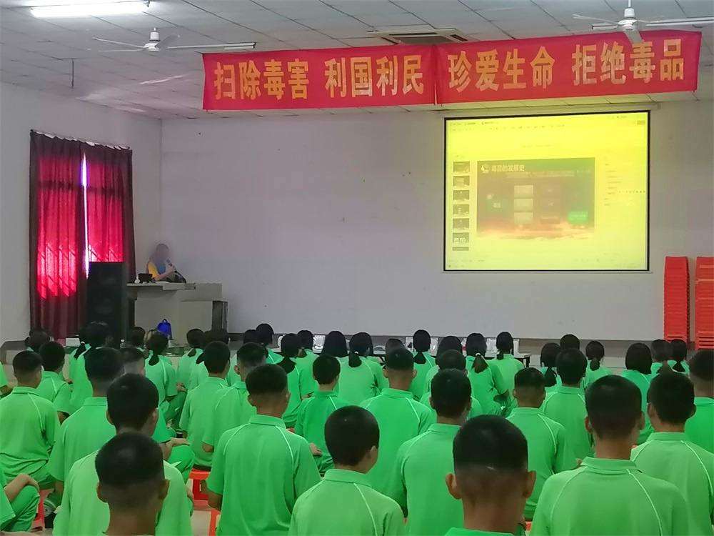 广东叛逆青少年管教学校,广东成长教育学校招生电话14758970750