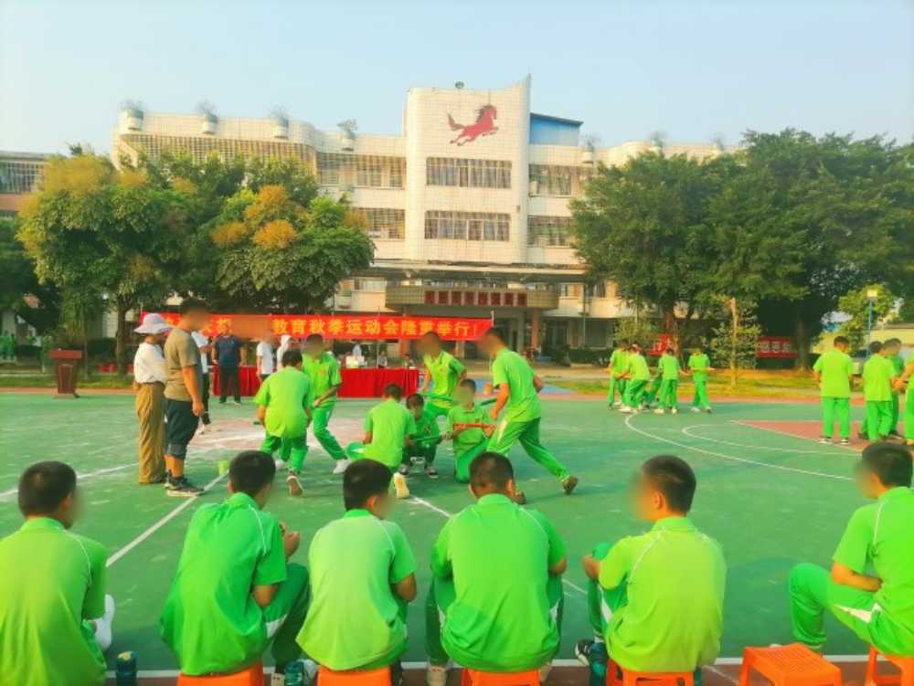 广州叛逆孩子教育学校,广东成长教育学校招生电话14758970750