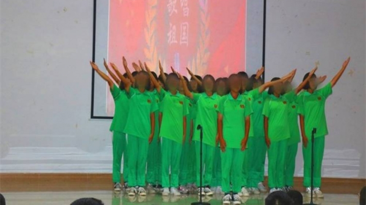 广州乐成叛逆青少年成长教育学校∣当孩子沉迷手机拒绝上学，一位母亲的艰难突围！