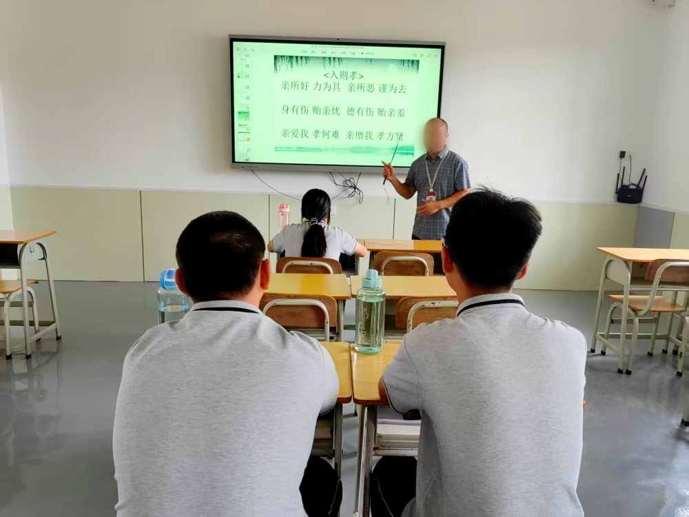 广州叛逆孩子教育学校,广东成长教育学校电话14758970750