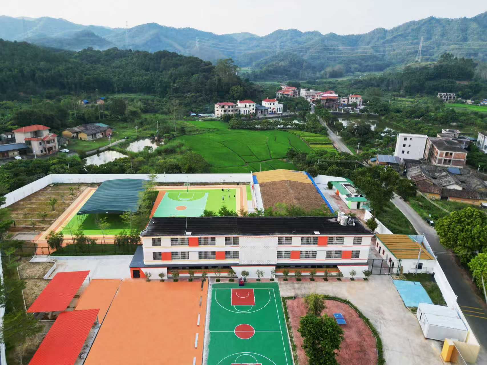 东莞叛逆孩子教育学校,广东成长教育学校招生电话14758970750