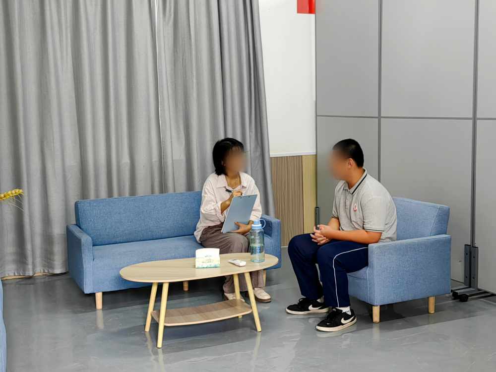 东莞叛逆孩子教育学校,广东成长教育学校招生电话14758970750