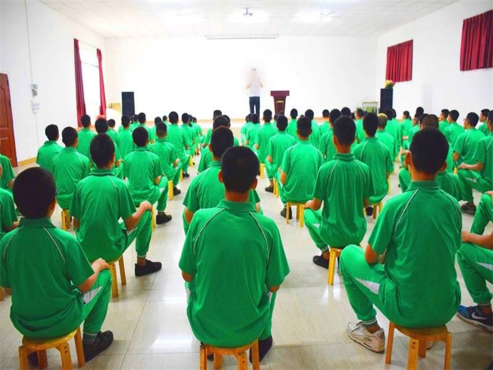 广州叛逆孩子教育学校,乐成青少年成长教育学校招生电话14758970750