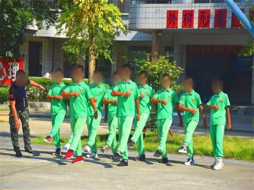 广州叛逆孩子教育学校,乐成青少年成长教育学校招生电话14758970750