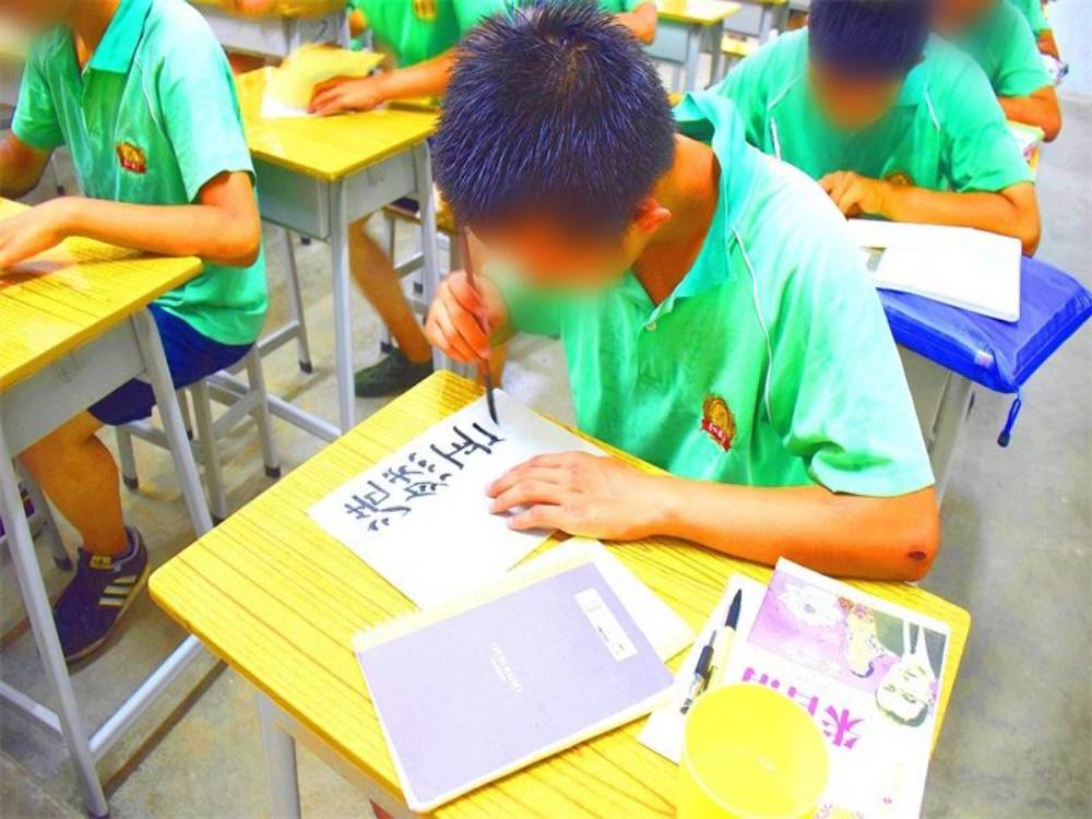 广州叛逆孩子教育学校,乐成青少年成长教育学校招生电话14758970750